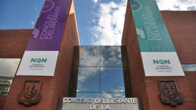 El intendente de Neuquén promulgó una ordenanza cajoneada por la que el Municipio perdió millones