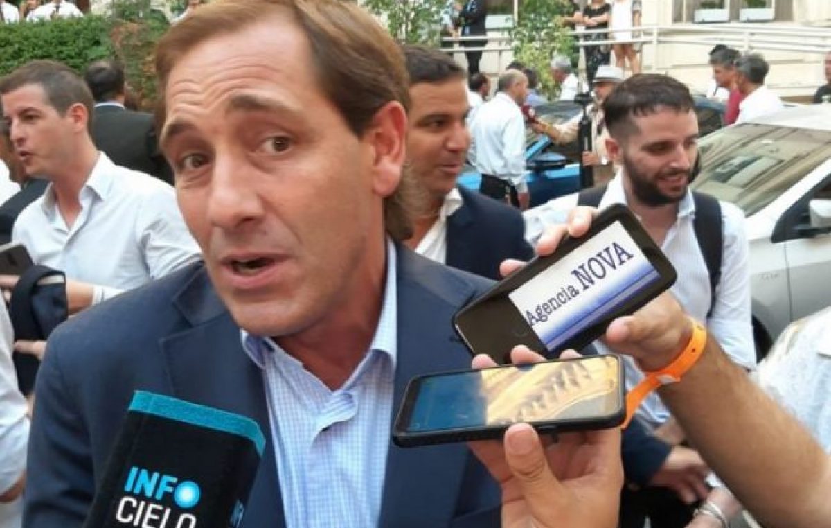 La Plata: Crece la pulseada Kicillof-Garro con denuncia penal en crisis por despidos
