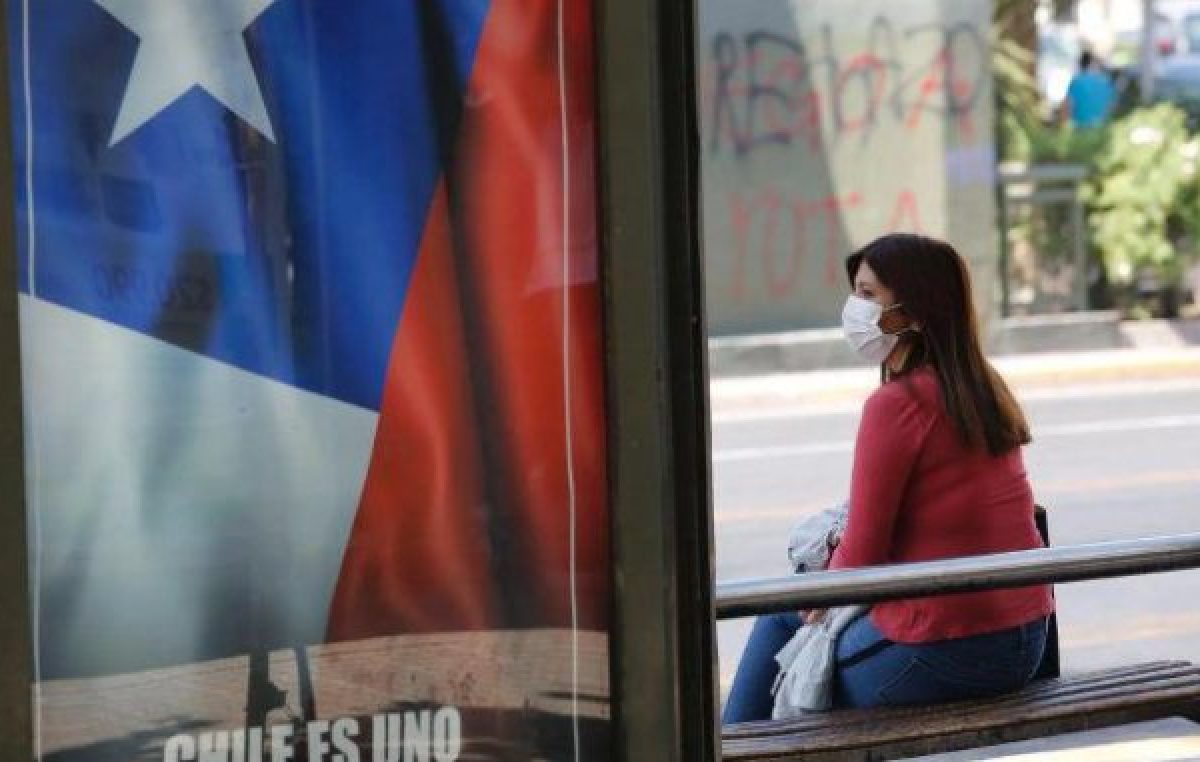 Coronavirus en Chile: el gobierno amenaza con usar «más fuerza» en la cuarentena 
