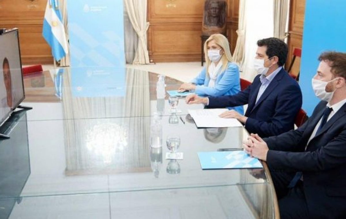De Pedro firmó acuerdos de asistencia financiera con las municipalidades de Córdoba, Rosario y Salta