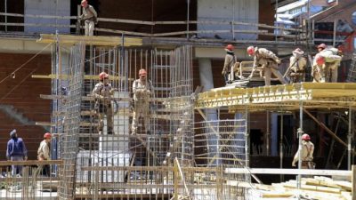 Histórica caída de la construcción y la industria en medio de la pandemia