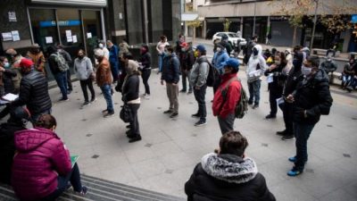 Santiago, una ciudad enrarecida y en cuarentena tardía