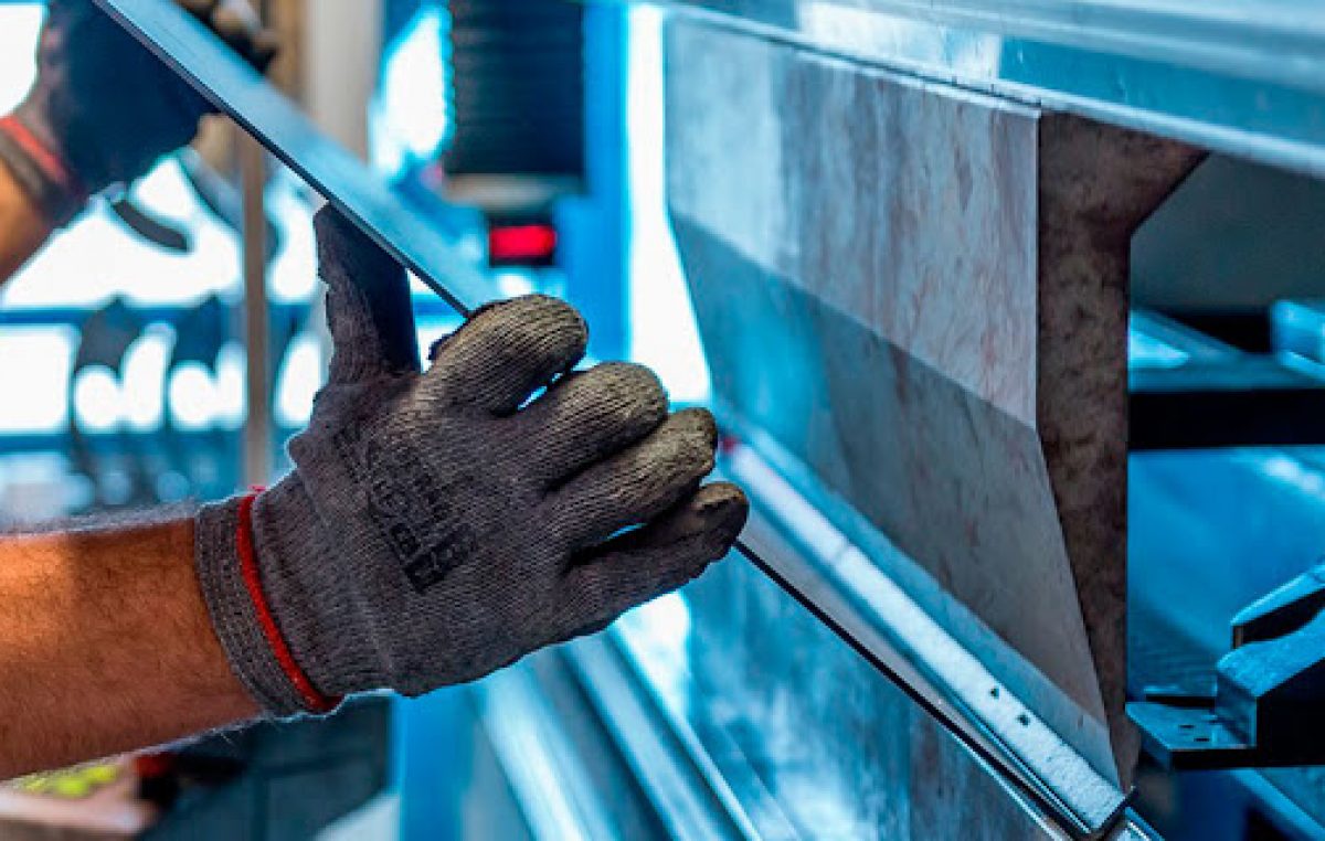 Unos 180 mil trabajadores sufrieron en Santa Fe reducciones en sus salarios por el impacto negativo de la cuarentena