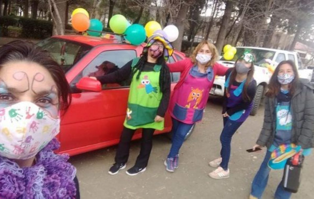 Neuquén: Dictaron sus clases por radio y revolucionaron a El Huecú