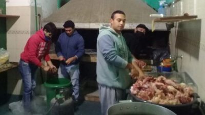 Abrieron una cocina comunitaria y los sábados reparten 200 almuerzos