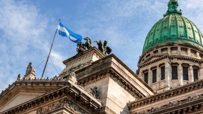 Alberto Fernández impulsa una ley para apoyar la última oferta a los acreedores