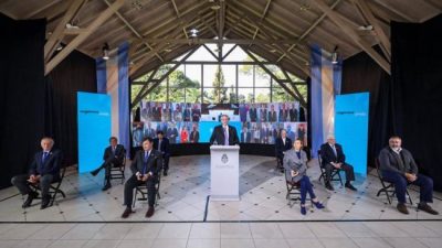 Una foto y una mujer clave en la primera fila: la industrial que simboliza la mirada de género para salir de la crisis