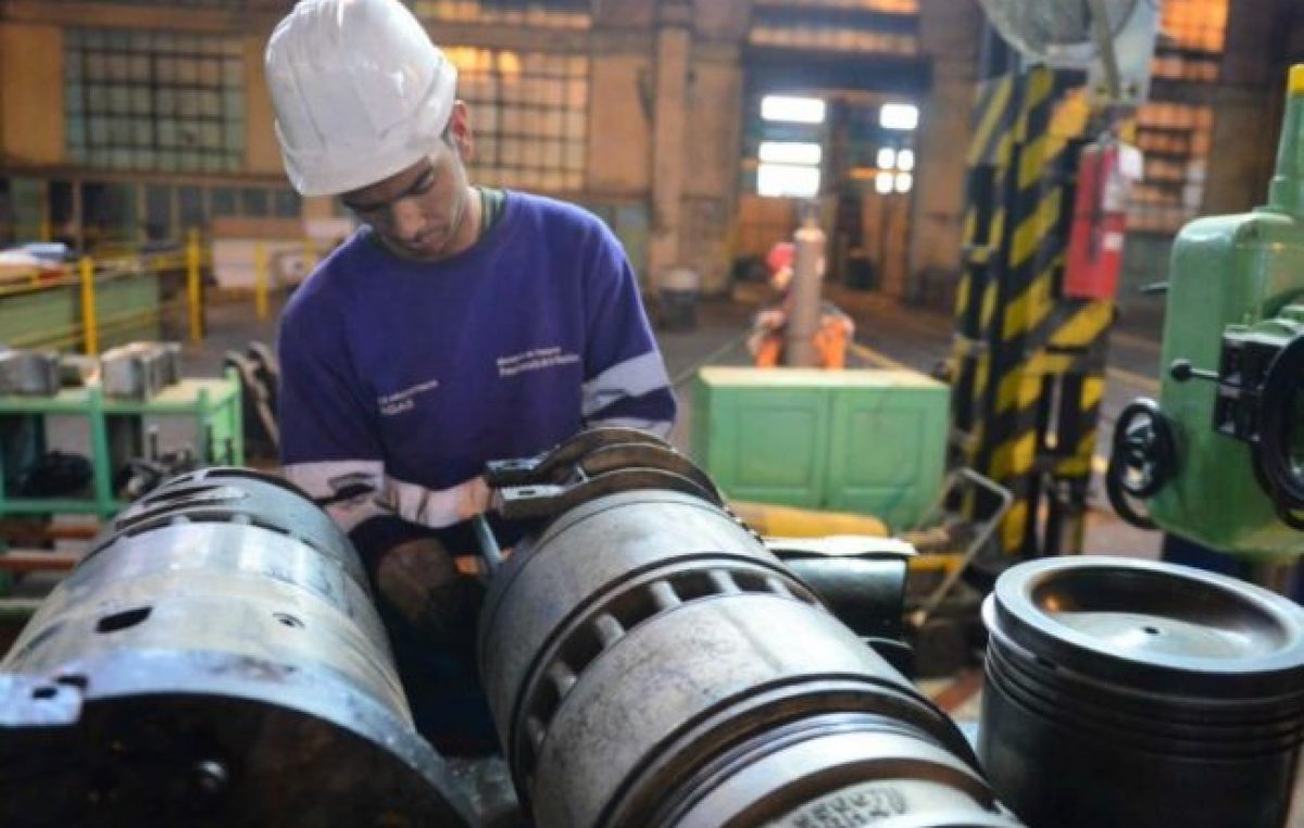 Javkin planteó el problema del éxodo de industrias en Rosario
