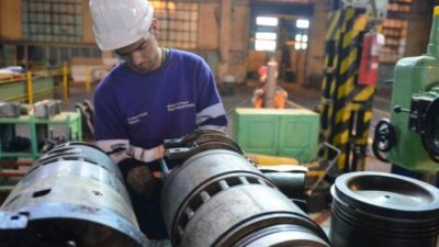 Javkin planteó el problema del éxodo de industrias en Rosario