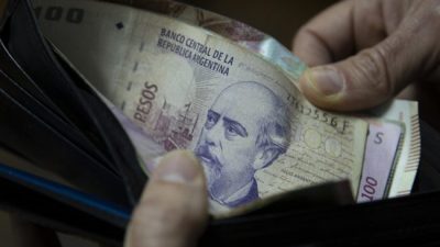Los salarios cayeron 0,1% en mayo, según datos del Indec