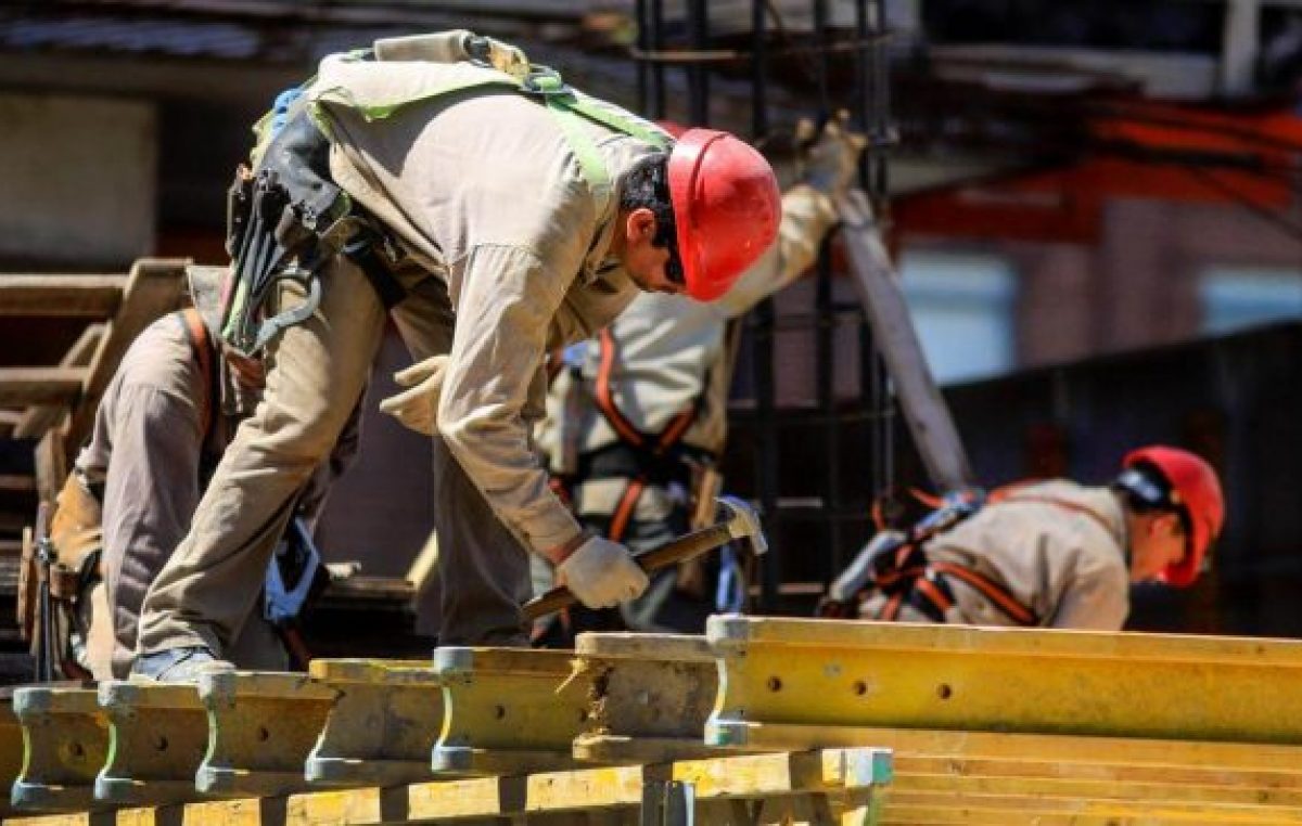 Prometen obras pos pandemia en 2.300 municipios argentinos