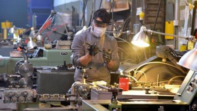 Sólo un 46,4 % de las industrias están trabajando con normalidad