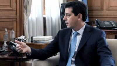 De Pedro calificó a Macri de «irresponsable» como presidente y como opositor