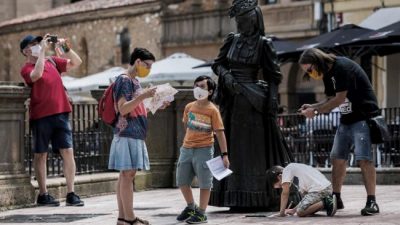 Aumentan los casos en América, Europa vive un rebrote y los menores de 40 años impulsan el contagio
