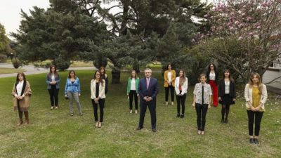 Destacan incorporar, retener y promover a mujeres en cargos de mayor responsabilidad