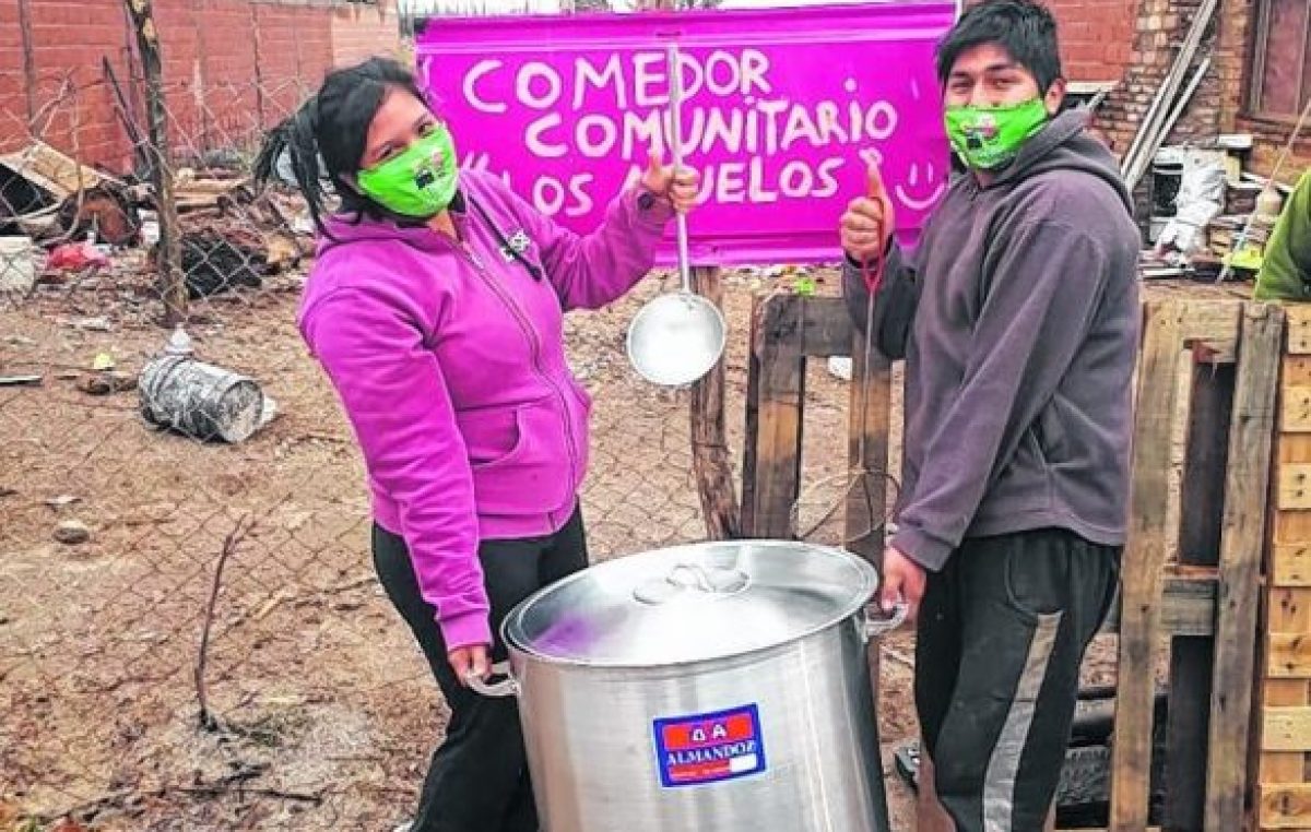 Que nadie se vaya a la cama sin comer: la rueda solidaria que gira en Roca