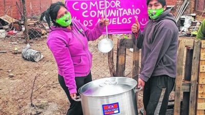 Que nadie se vaya a la cama sin comer: la rueda solidaria que gira en Roca