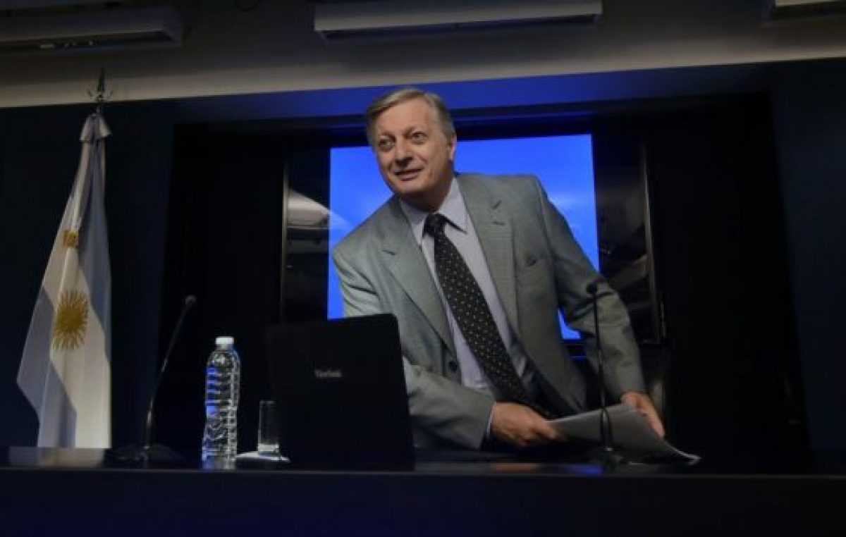 Otra denuncia penal contra Juan José Aranguren: 3.300% de aumento ilegal en el gas
