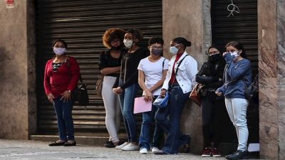 Bajan pedidos de subsidio al desempleo en EEUU y sube desocupación en Brasil