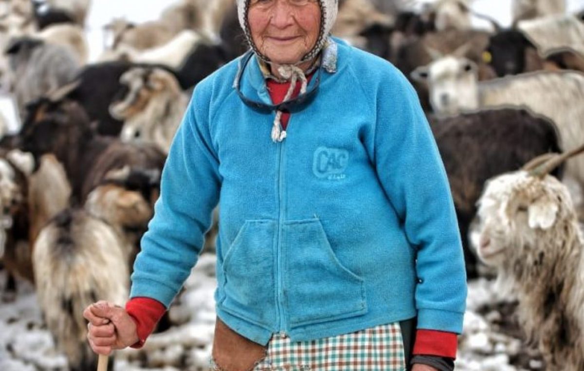 Doña Marcelina: la pasión de una criancera en el norte neuquino