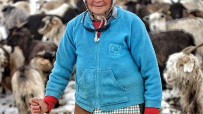 Doña Marcelina: la pasión de una criancera en el norte neuquino