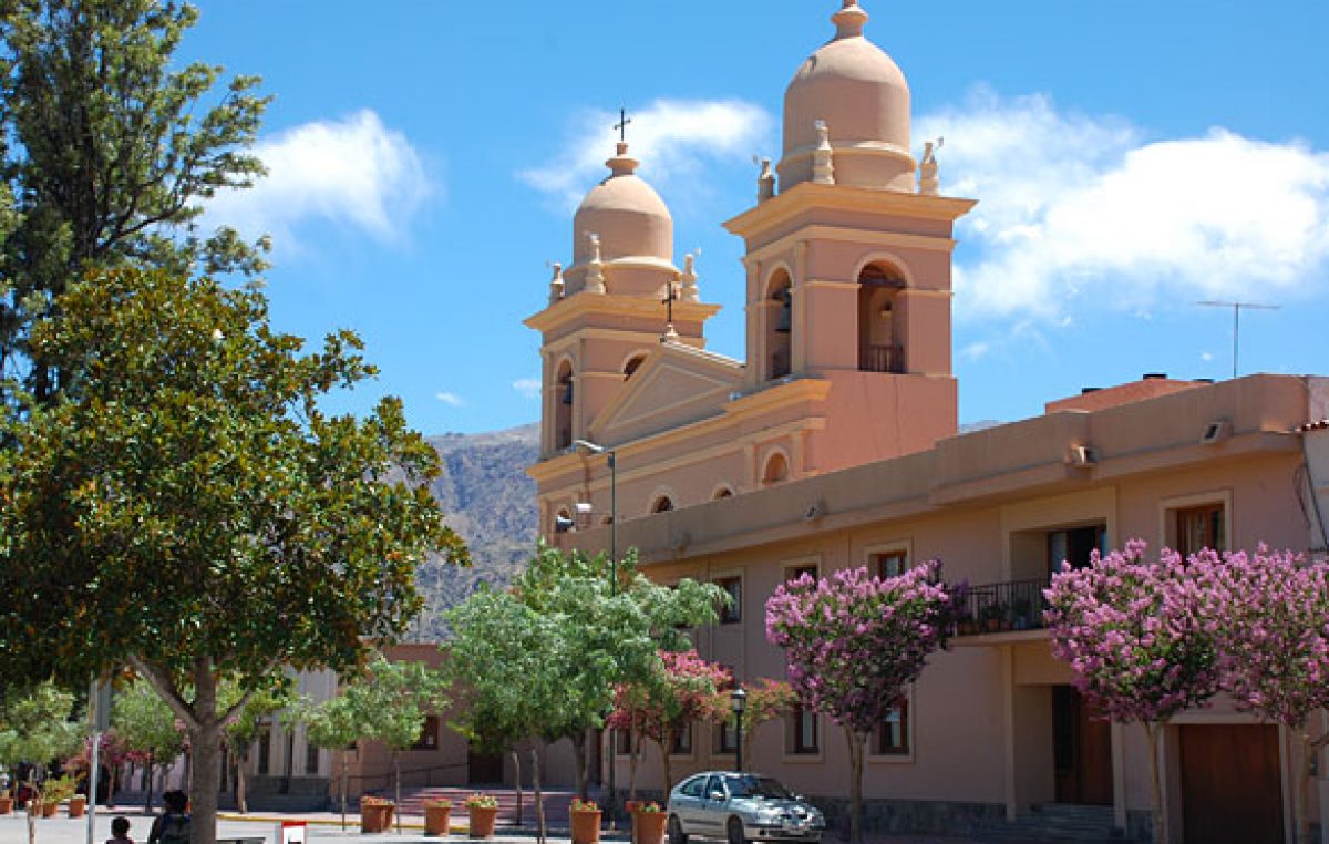 Insólito: en Cafayate quieren cobrar un «impuesto al turista»
