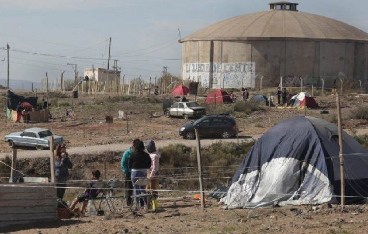 Centenario: una toma crece al calor de los «sin trabajo» de la cuarentena