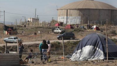 Centenario: una toma crece al calor de los «sin trabajo» de la cuarentena