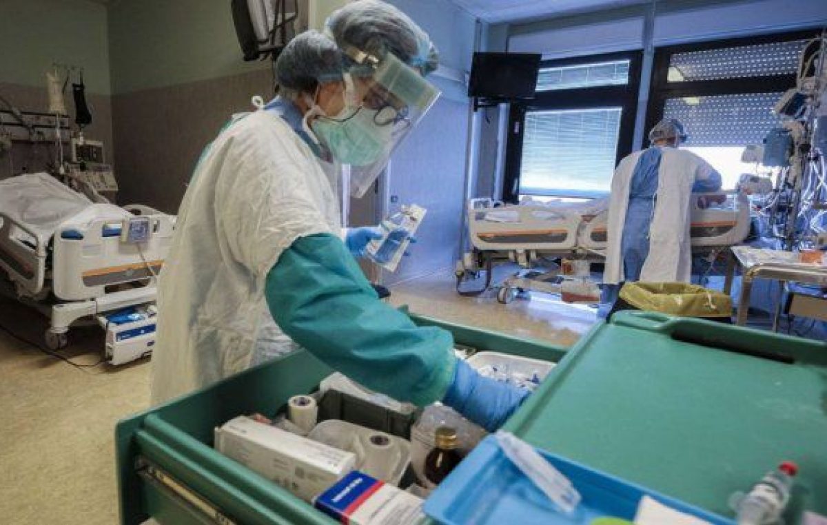 Los médicos de Santa Fe vuelven al paro y advierten: «Nuestra gente está agotada y se está cayendo»