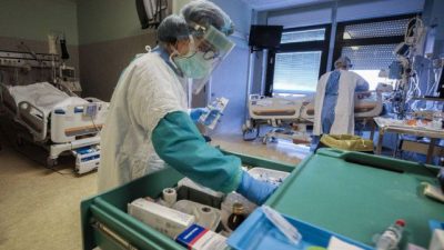 Los médicos de Santa Fe vuelven al paro y advierten: «Nuestra gente está agotada y se está cayendo»