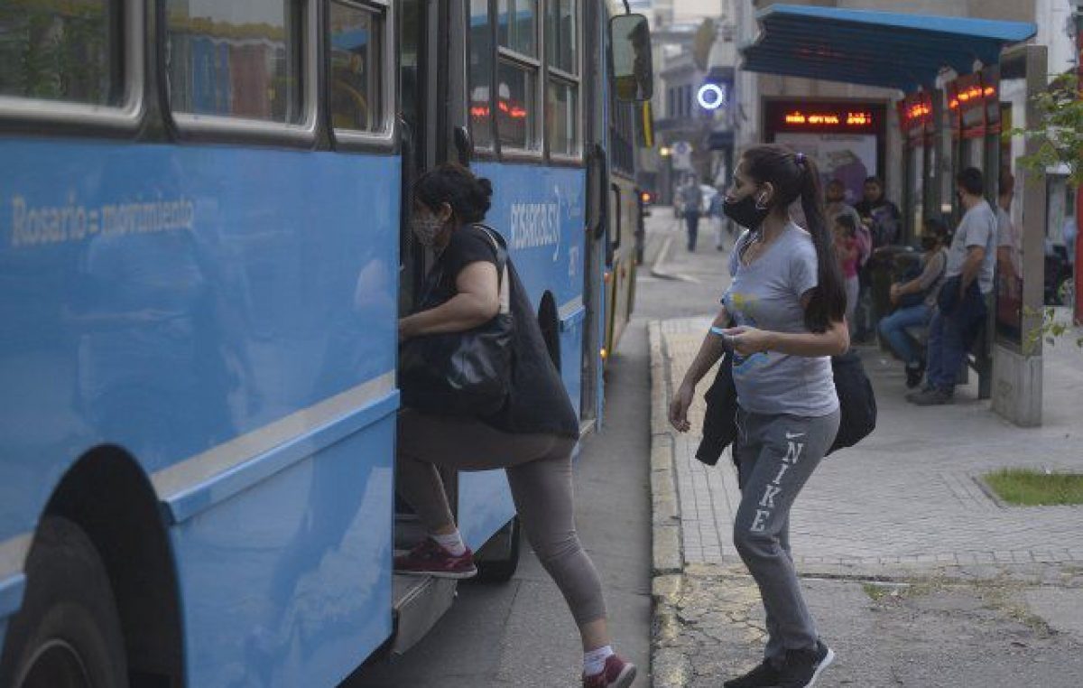 Volvieron los colectivos a rodar por las calles rosarinas
