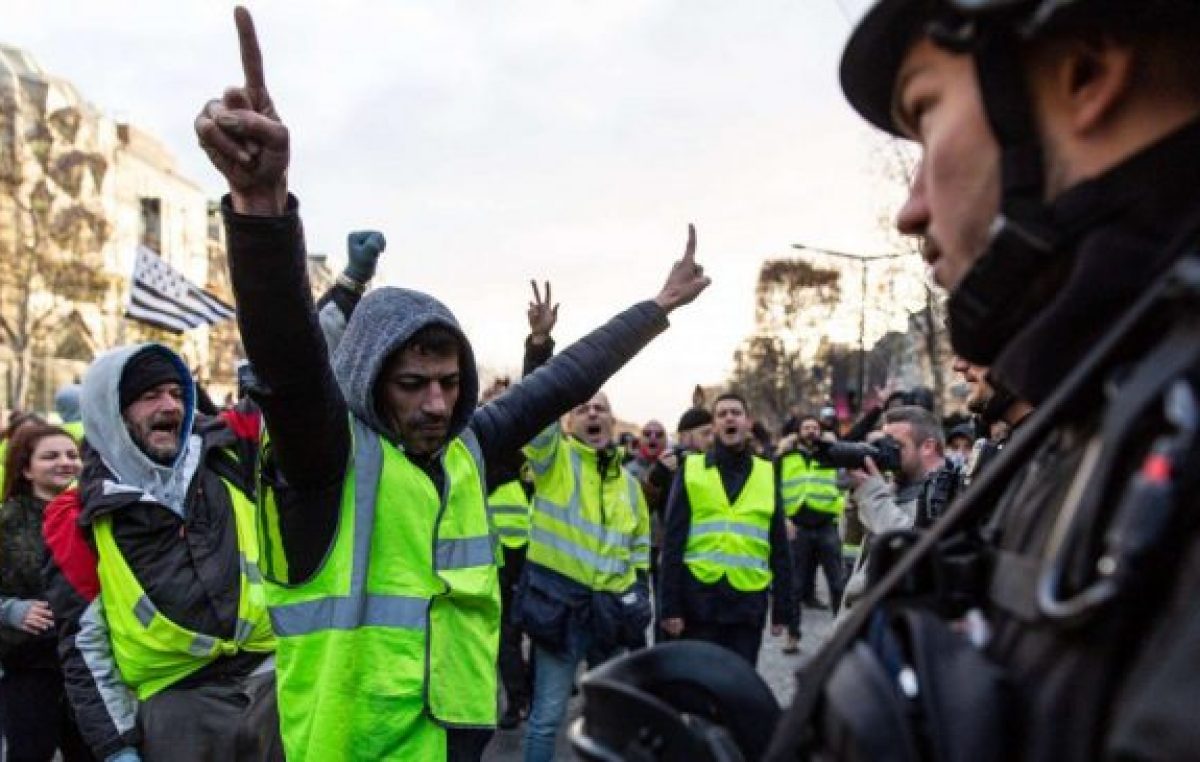 Francia: casi 200 detenidos en el regreso de los «chalecos amarillos» a las calles