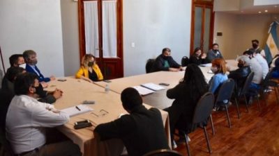 Gremios municipales de Trelew piden una recomposición salarial del 30%