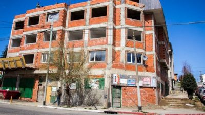 Bariloche: Aseguran que hay un 30% de obras nuevas pero sigue habiendo muchos desocupados
