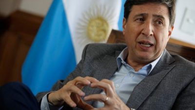 Arroyo adelantó que el Gobierno se propone crear 300 mil empleos en los próximos meses