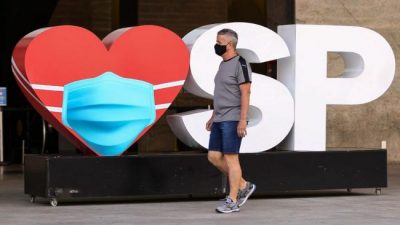 El coronavirus muestra señales de ralentización en Brasil, pero los especialistas piden cautela