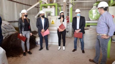 Tres intendentes peronistas acordaron reactivar una fábrica en Santa Rosa