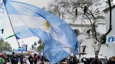 Momentos de peligro: En defensa de la vida democrática