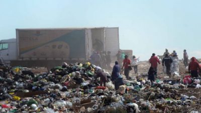 Comer del basural, el drama del hambre de muchas familias neuquinas