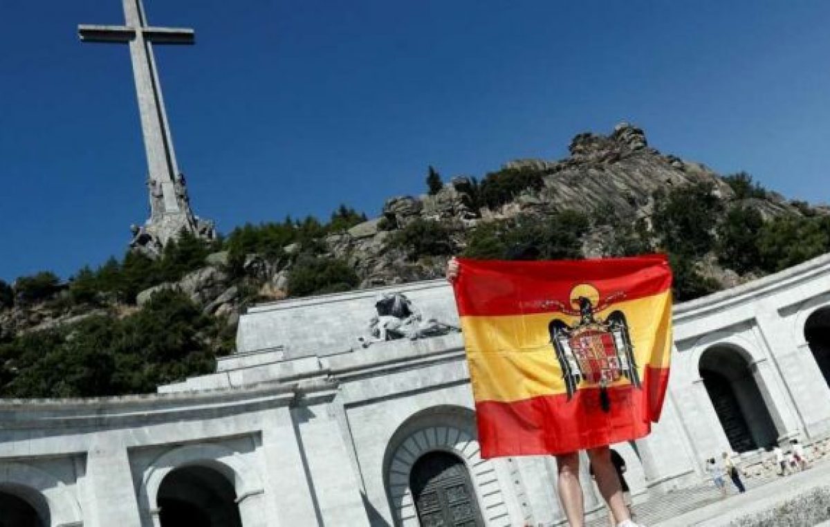 España busca saldar la deuda con su historia reciente