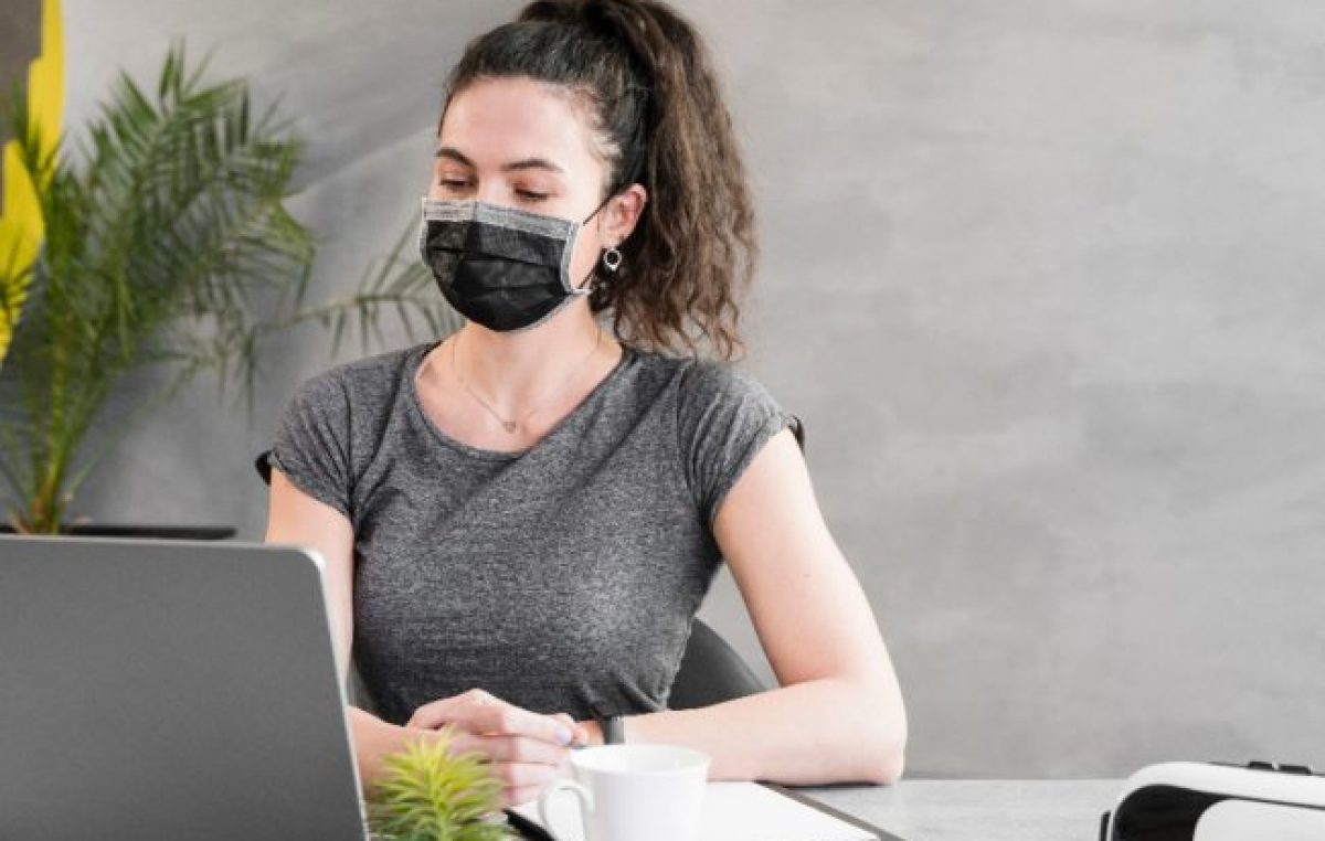 Las mujeres, con menos pretensiones salariales