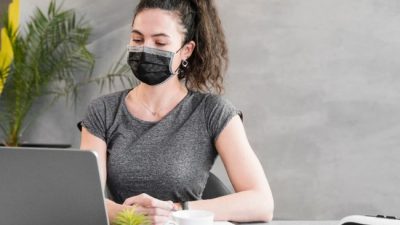 Las mujeres, con menos pretensiones salariales