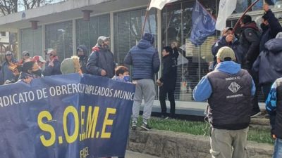 Esquel: El SOEME declaró retención de servicios y asamblea permanente