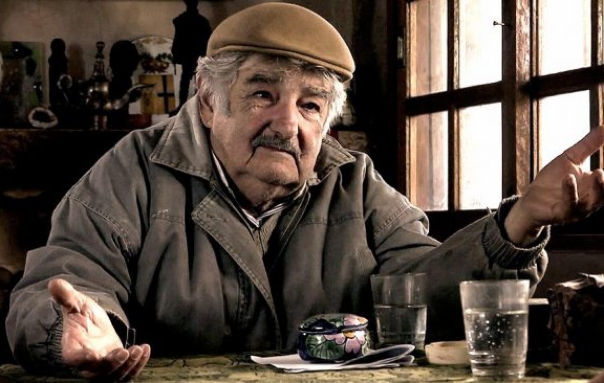 «Soy un animal político, pero uno trata de estirar la vida», dijo Mujica tras renunciar al Senado