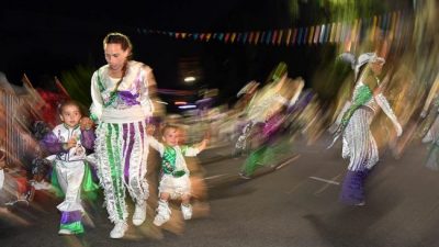 La tarea solidaria de las murgas porteñas llega a 100 mil vecinos por mes