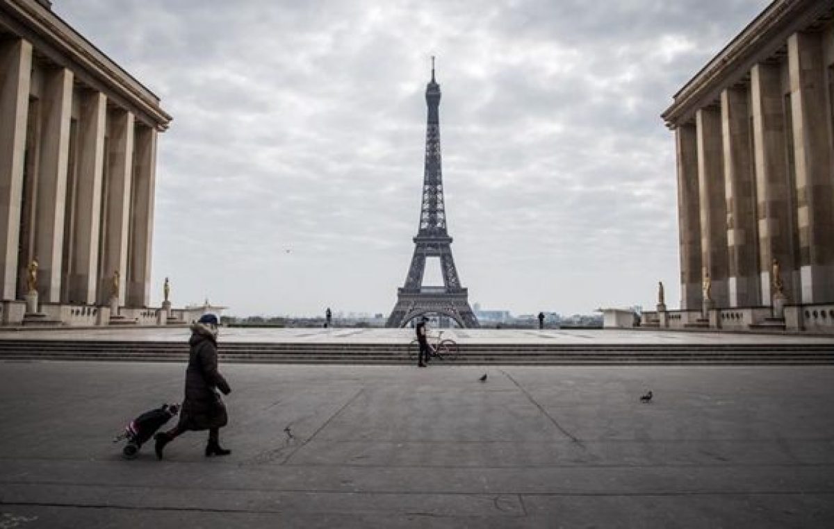 Macron decretó el toque de queda en París y en otras ciudades