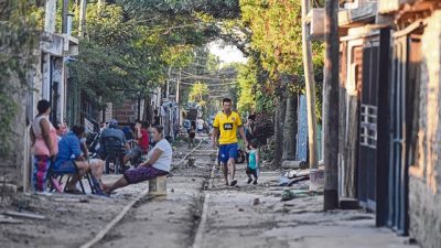 El incremento de la pobreza tensiona cada vez más la red de salud pública de Rosario