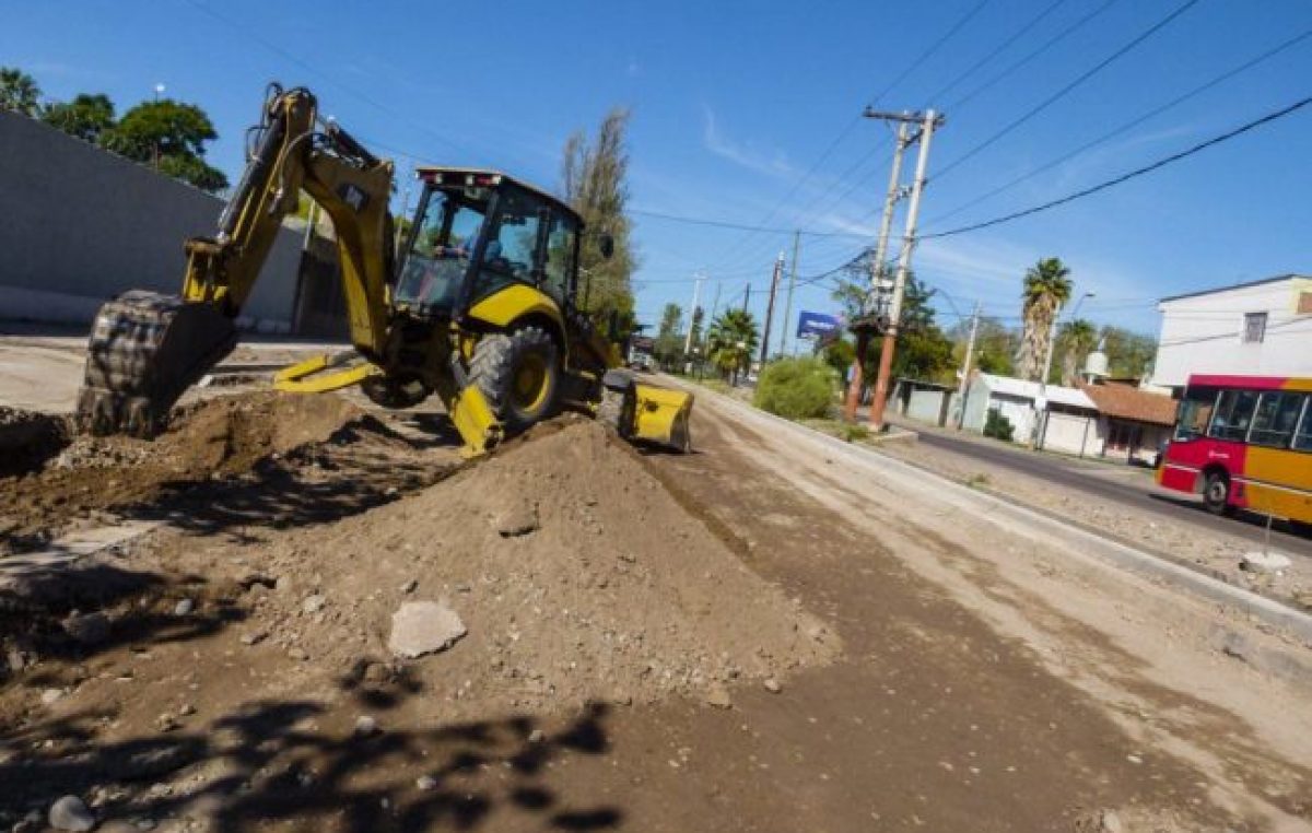 El intendente de Guaymallén aseguró que la incertidumbre económica está frenando el 50% de la obra pública