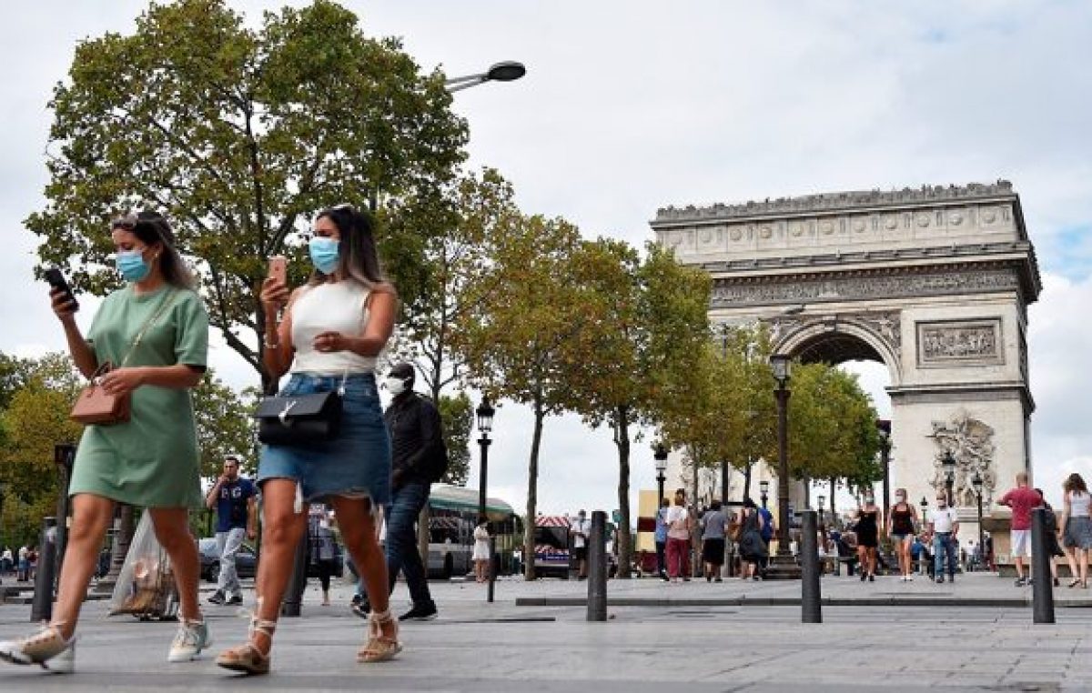 Francia no descarta confinamientos locales
