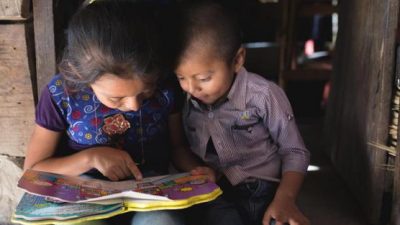 Niños latinoamericanos enfrentan grandes contratiempos en la educación por el COVID-19